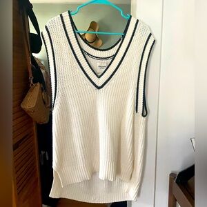 Abercrombie & Fitch oversized sweater vest